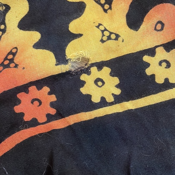 Patterned sarong - Picture 3 of 3